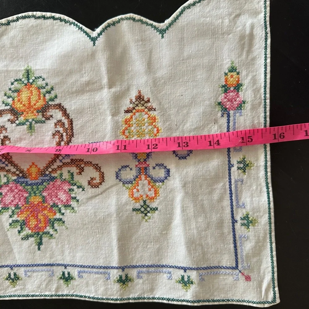 VTG Antimacassar Cross Stitch Vanity Linens 3pc Set Floral Scalloped White Linen